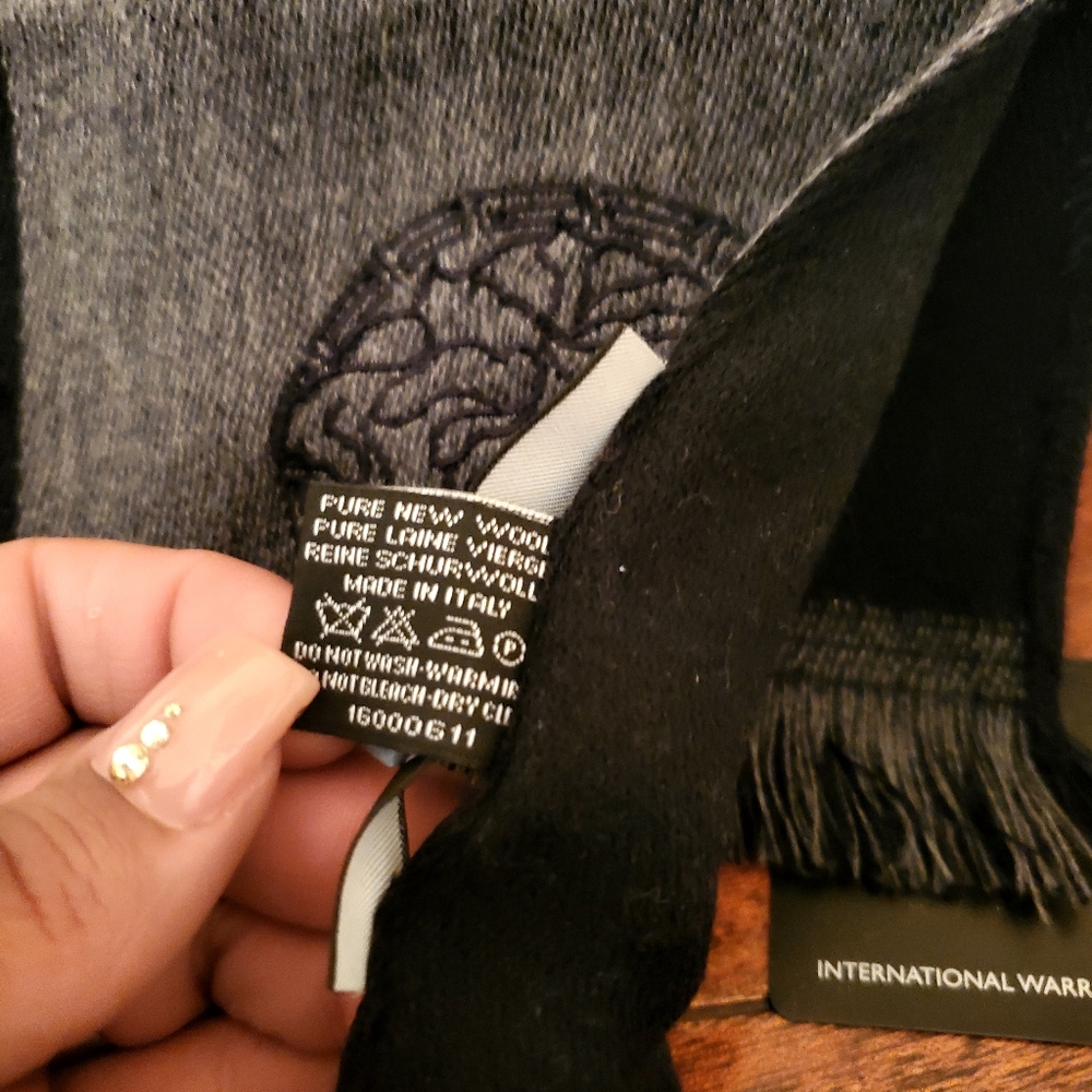Versace Black and Gray Scarf - Picture 5 of 10